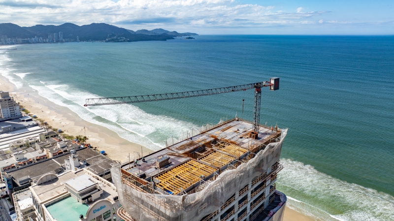 IT Cranes - Gruas do Brasil fortalece atuação no litoral catarinense com pioneirismo e excelência